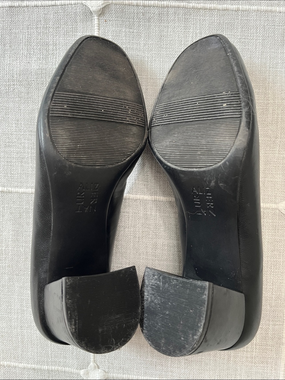 Naturalizer Black Leather Round-Toe Heels - Picture 4 of 5